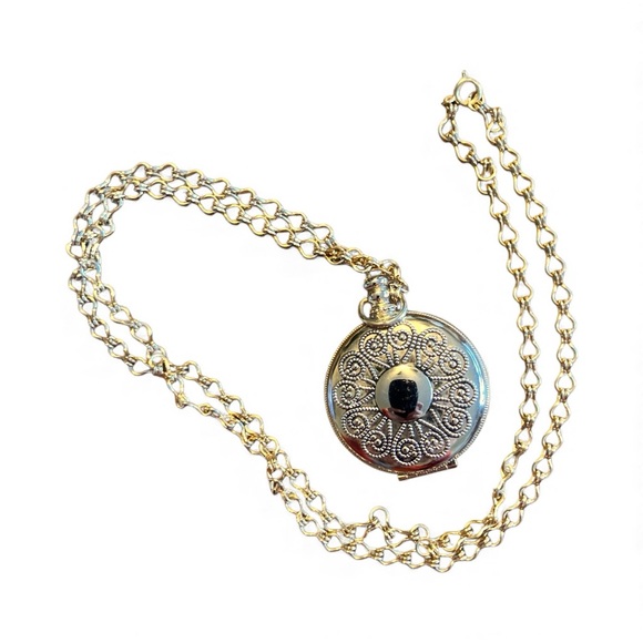Vtg 1975 Victorian Revival Avon Pocketwatch Style Locket w/ 30” Chain - Picture 6 of 6